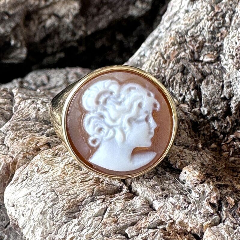Anello in argento bagnato oro con cammeo-Cammeo Italiano