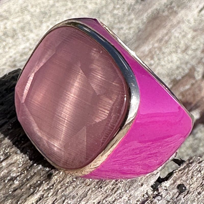 Anello in argento rosè con smalto fucsia e quarzo idrotermale rosa-Lucos