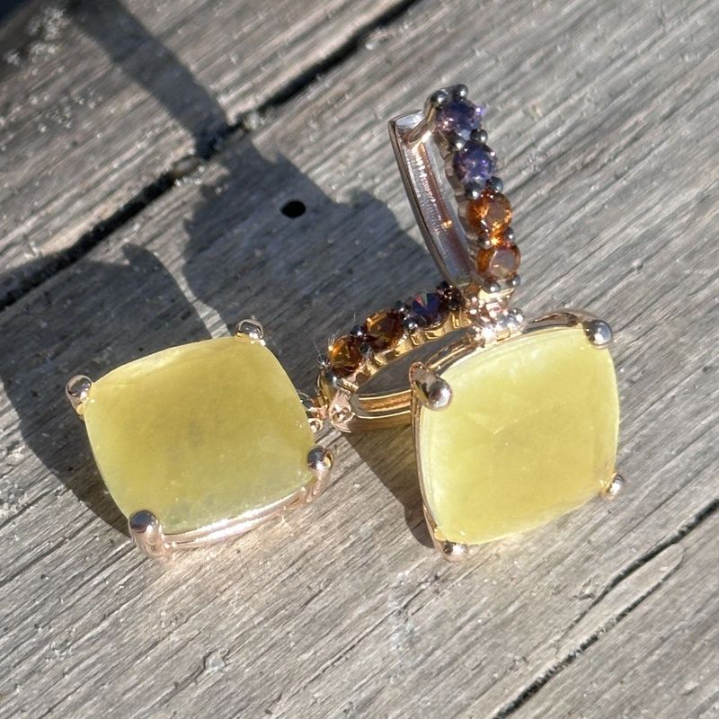 Orecchini in argento rosè con quarzo idrotermale giallo e anellino con zirconi bicolor-Lucos