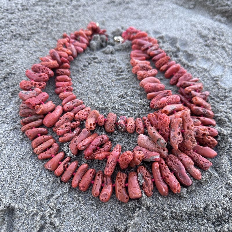 Collana in corallo a tre fili -Carola