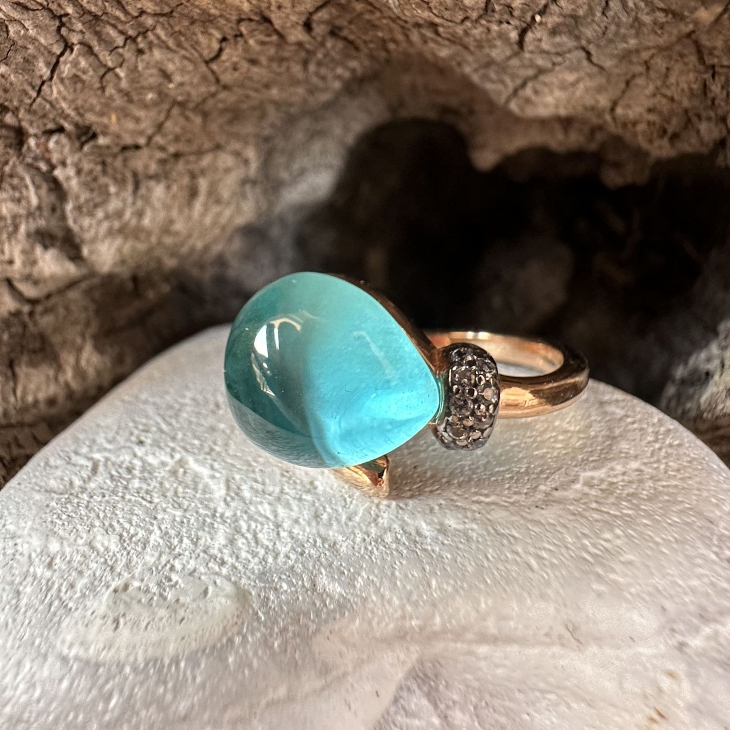 Anello in argento rosa 'palloncino' con quarzo idrotermale azzurro-Lucos