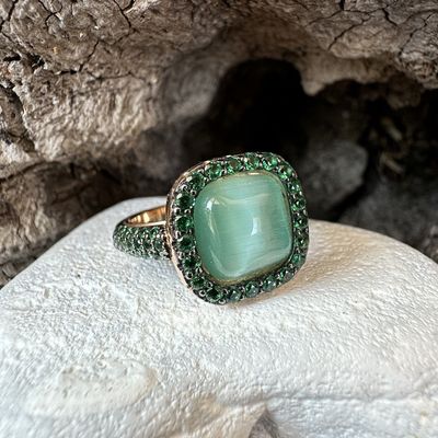 Anello in argento rosè con quarzo idrotermale verde e zirconi verdi-Lucos