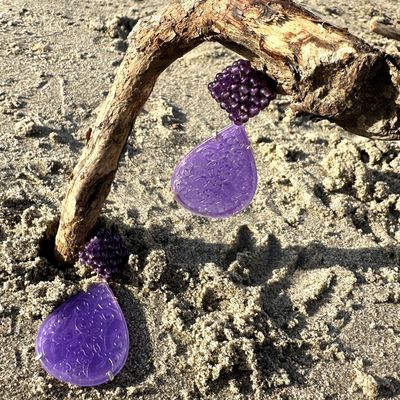 Orecchini in argento bagnato oro con ametista lavorata a tessito e goccia incisa-Genny Orecchini in argento bagnato oro con ametista lavorata a tessito e goccia incisa-Genny