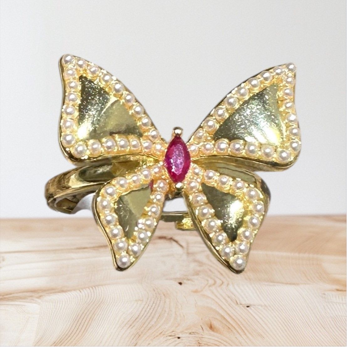 Anello Taddarita farfalla in argento bagnato oro con perline e zircone rosso-Cuori Milano