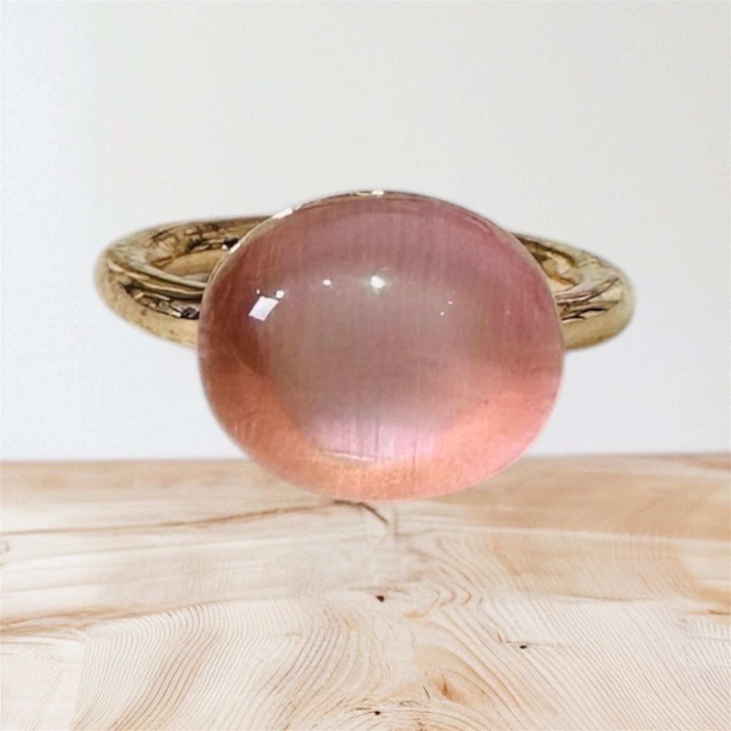 Anello in argento rosa con quarzo idrotermale cabochon rosa-Lucos