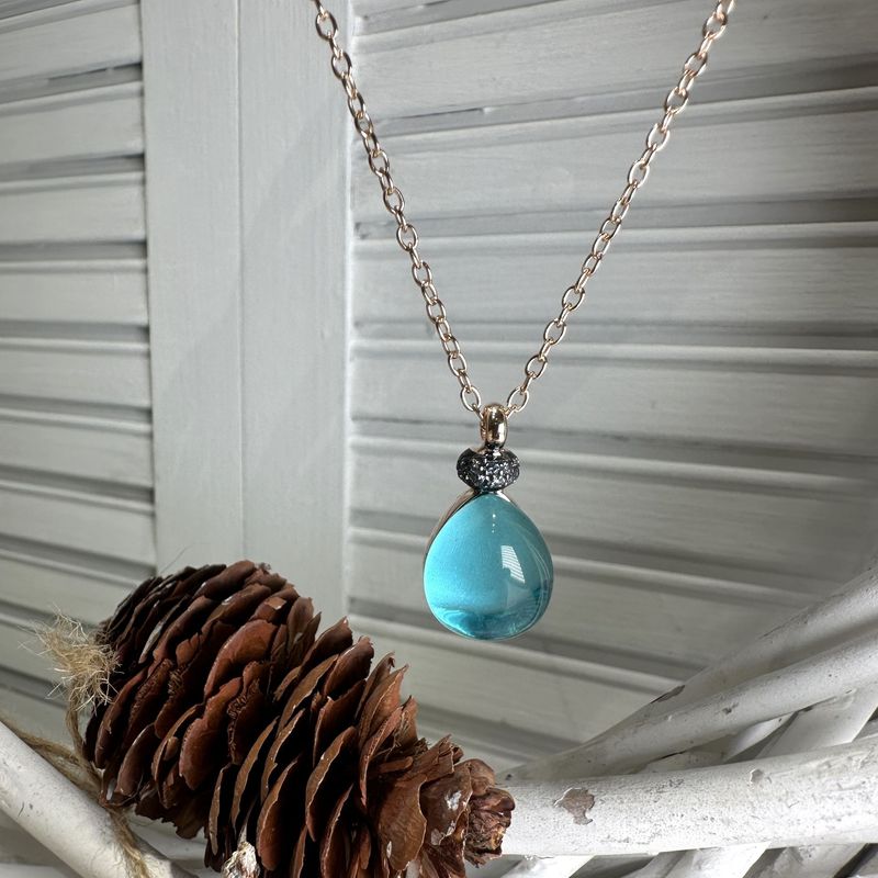 Collana girocollo in argento rosè con goccia cabochon azzurra-Lucos