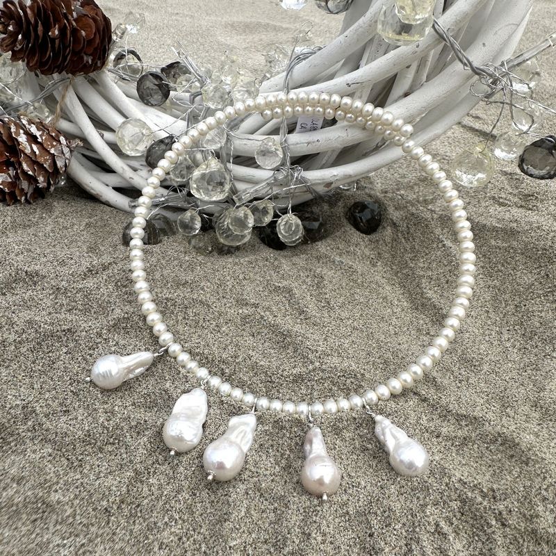 Collana girocollo rigida in perle d'acqua dolce e perle barocche-Carola