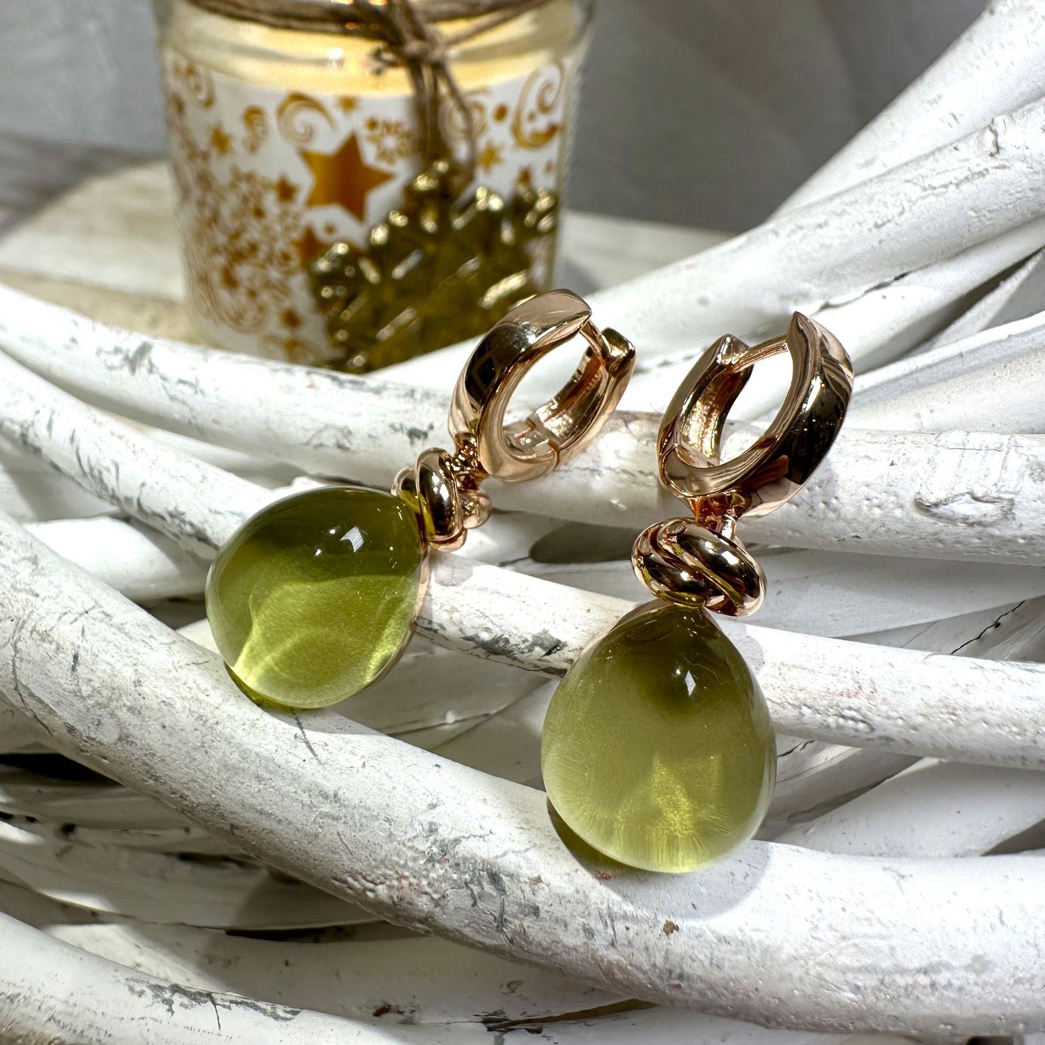 Orecchini in argento rosa con quarzo idrotermale cabochon a goccia verde acido-Lucos Orecchini in argento rosa con quarzo idrotermale cabochon a goccia verde acido-Lucos