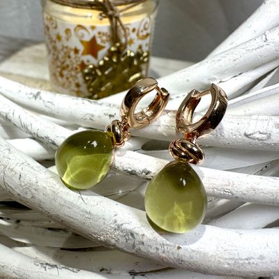 Orecchini in argento rosa con quarzo idrotermale cabochon a goccia verde acido-Lucos