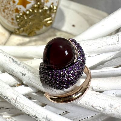 Anello regolabile in argento rosa con quarzo idrotermale cabochon viola e zirconi viola-Lucos