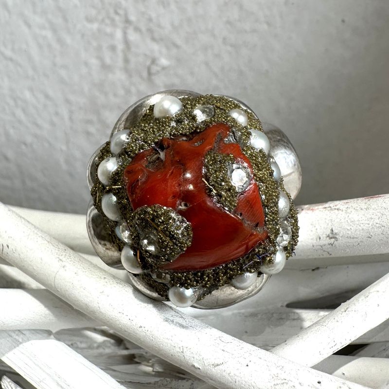 Anello in argento con corallo rosso-Regina