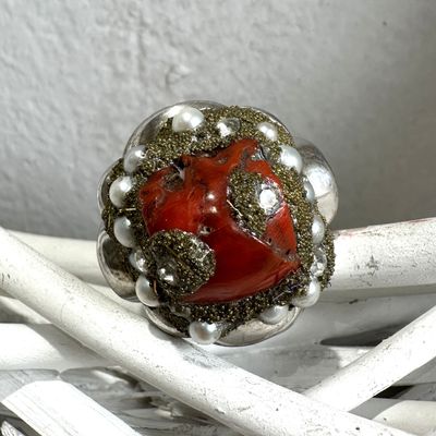 Anello in argento con corallo rosso-Regina Anello in argento con corallo rosso-Regina