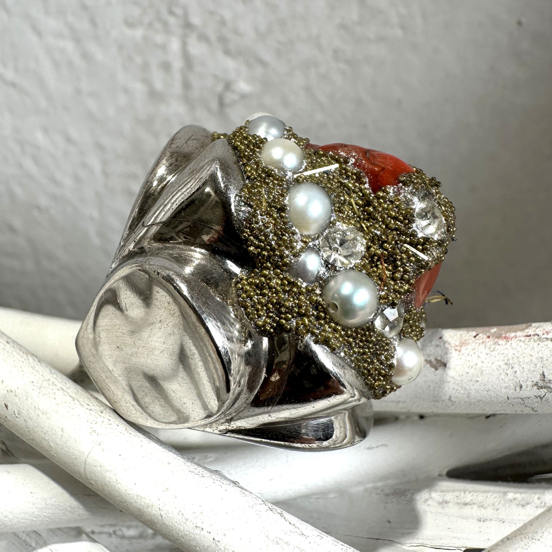 Anello in argento con corallo rosso-Regina