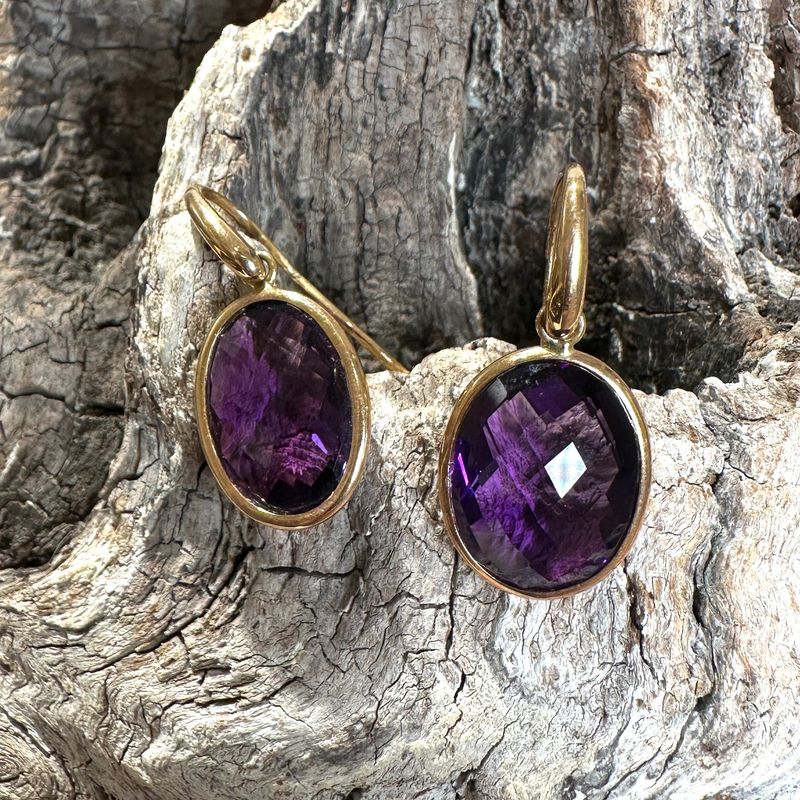 Orecchini in ametista montati su oro rosa Orecchini in ametista montati su oro rosa