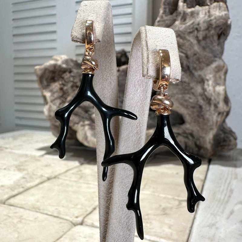 Orecchini pendenti in argento rosa e smalto nero-Lucos Preziosi