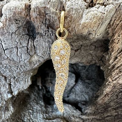 Ciondolo cornetto in argento dorato con pavè di zirconi-Alisei