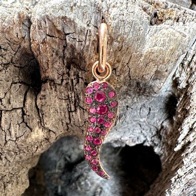 Ciondolo cornetto in argento rosa e zirconi rossi con anellino apribile-Alisei