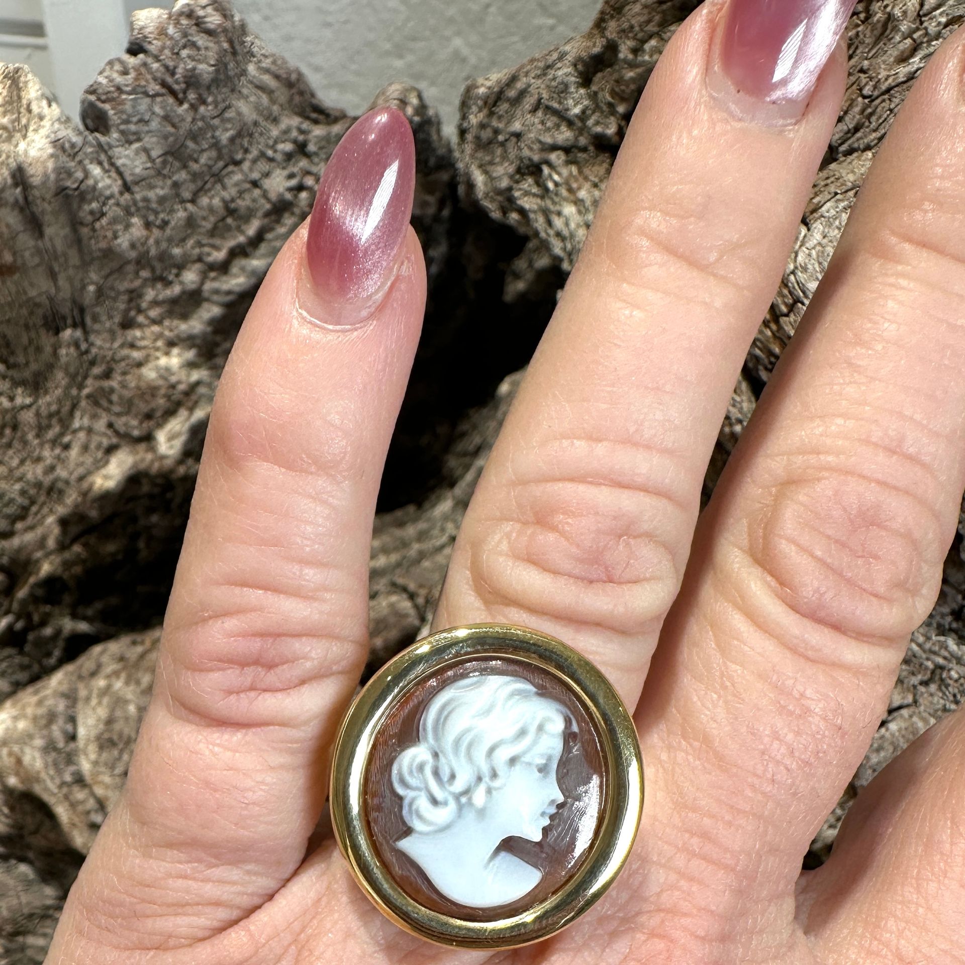 Anello in argento bagnato oro con cammeo testa-Cammeo Italiano