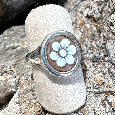 Anello chevalier  regolabilecon cammeo margherita in argento-Cammeo Italiano