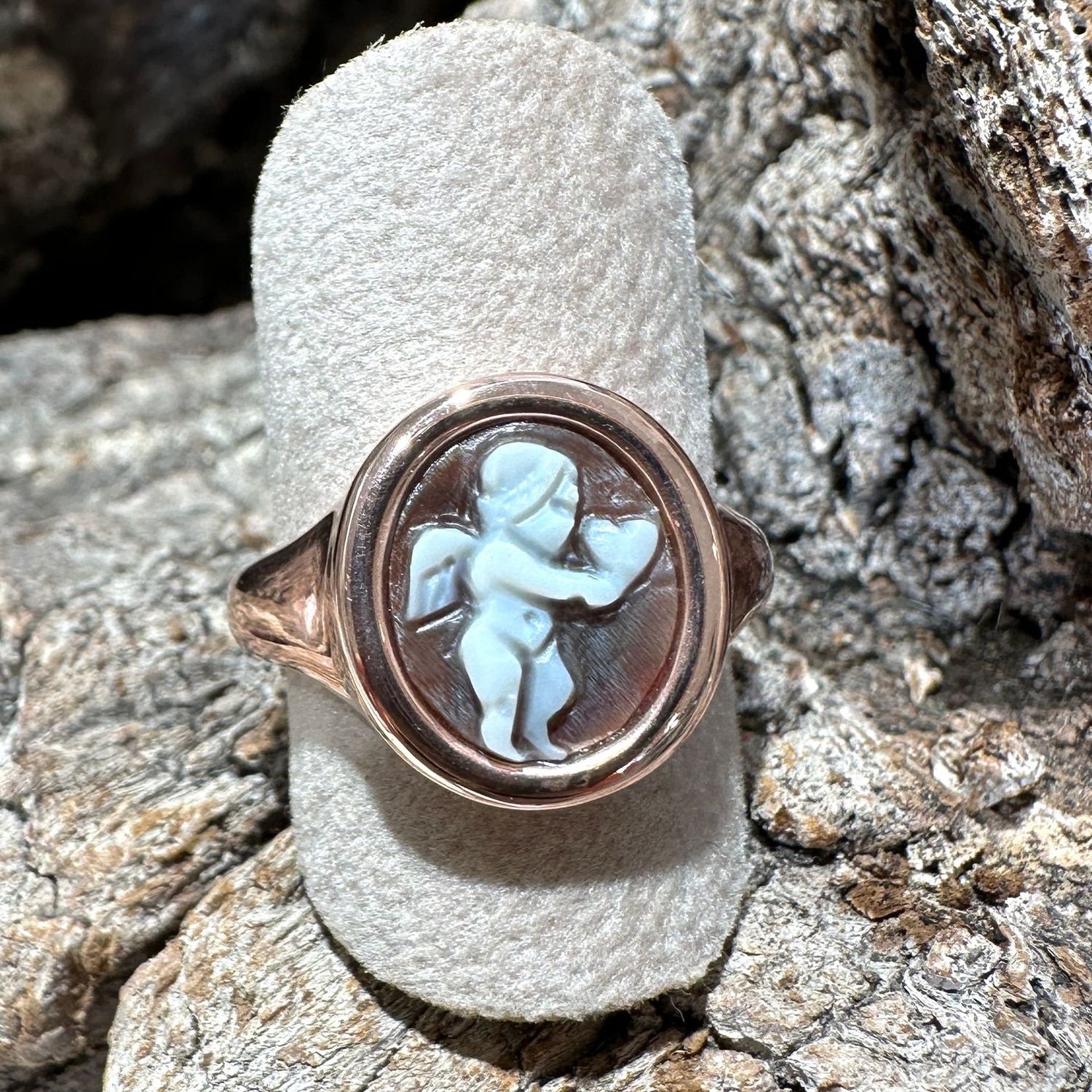 Anello chevalier cammeo putto in argento rosa regolabile-Cammeo Italiano