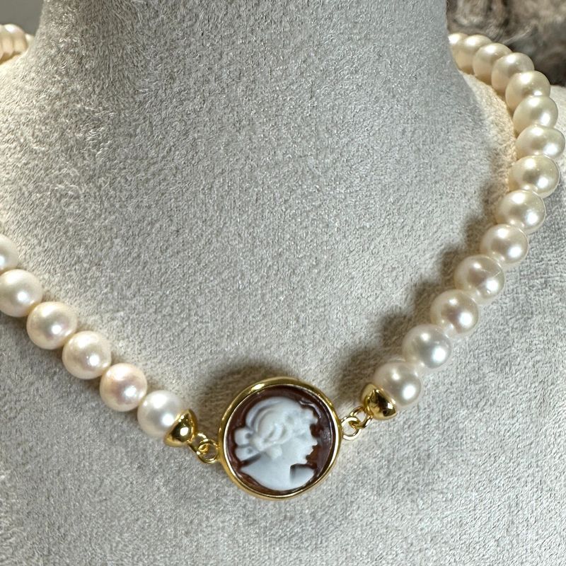 Collana choker perle con cammeo centrale-Cammeo Italiano