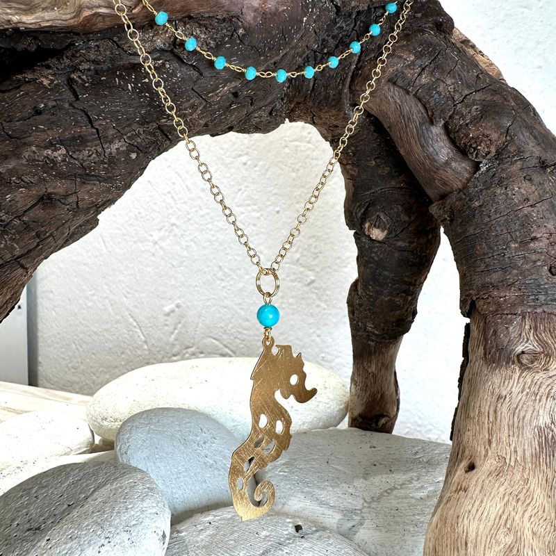 Collana lunga a rosario con perline turchesi e cavalluccio marino in ottone-Barbara Burgio