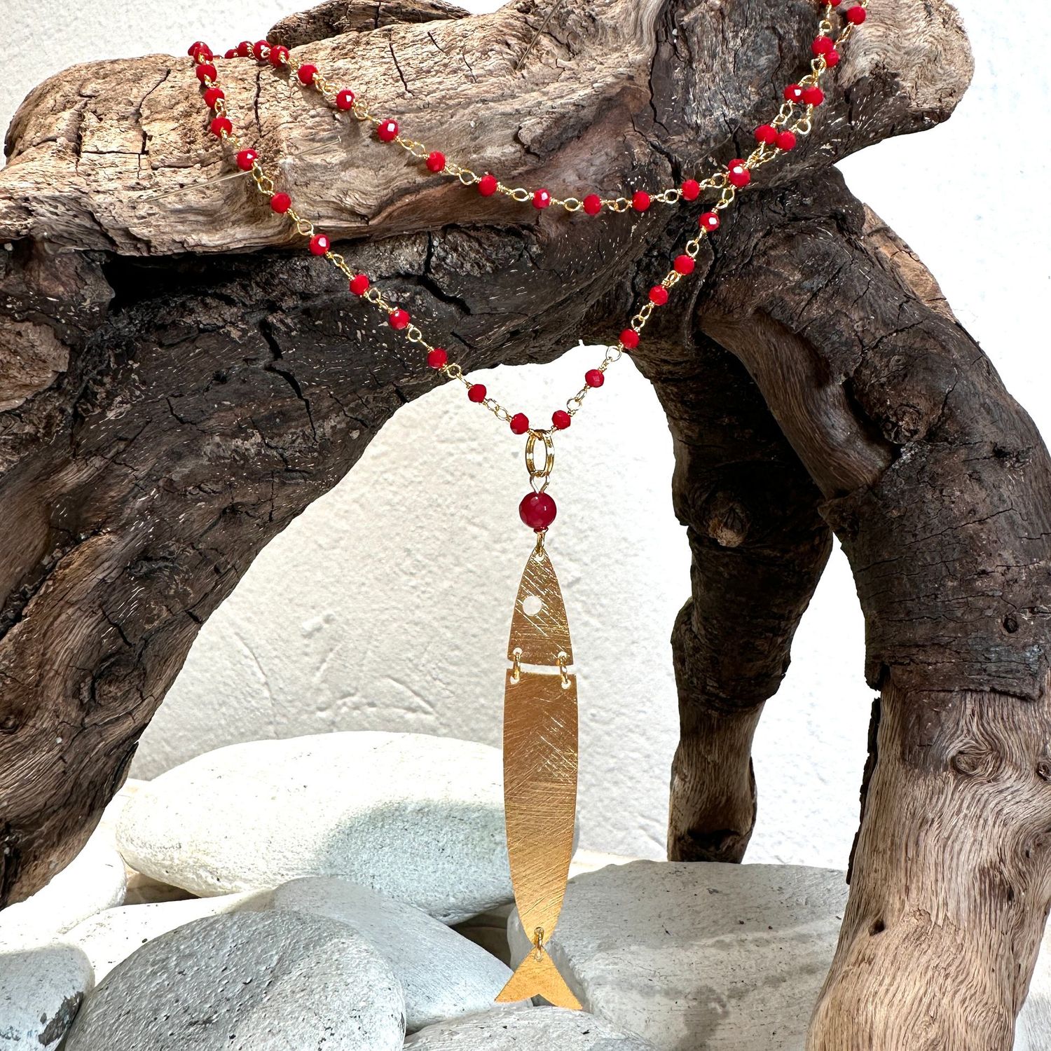 Collana lunga rosario con perline rosse e acciuga in ottone-Barbara Burgio