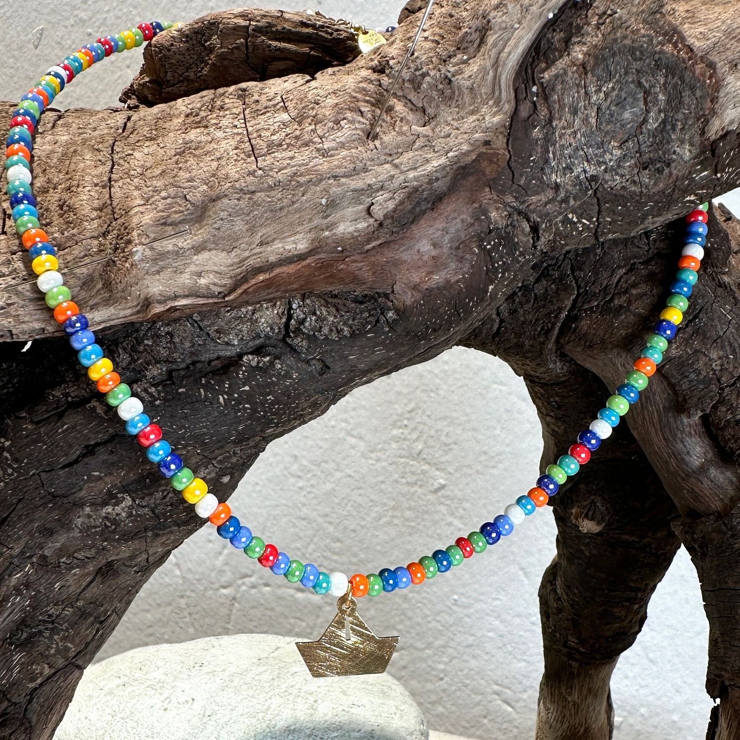 Collana perline con barca in ottone- Barbara Burgio