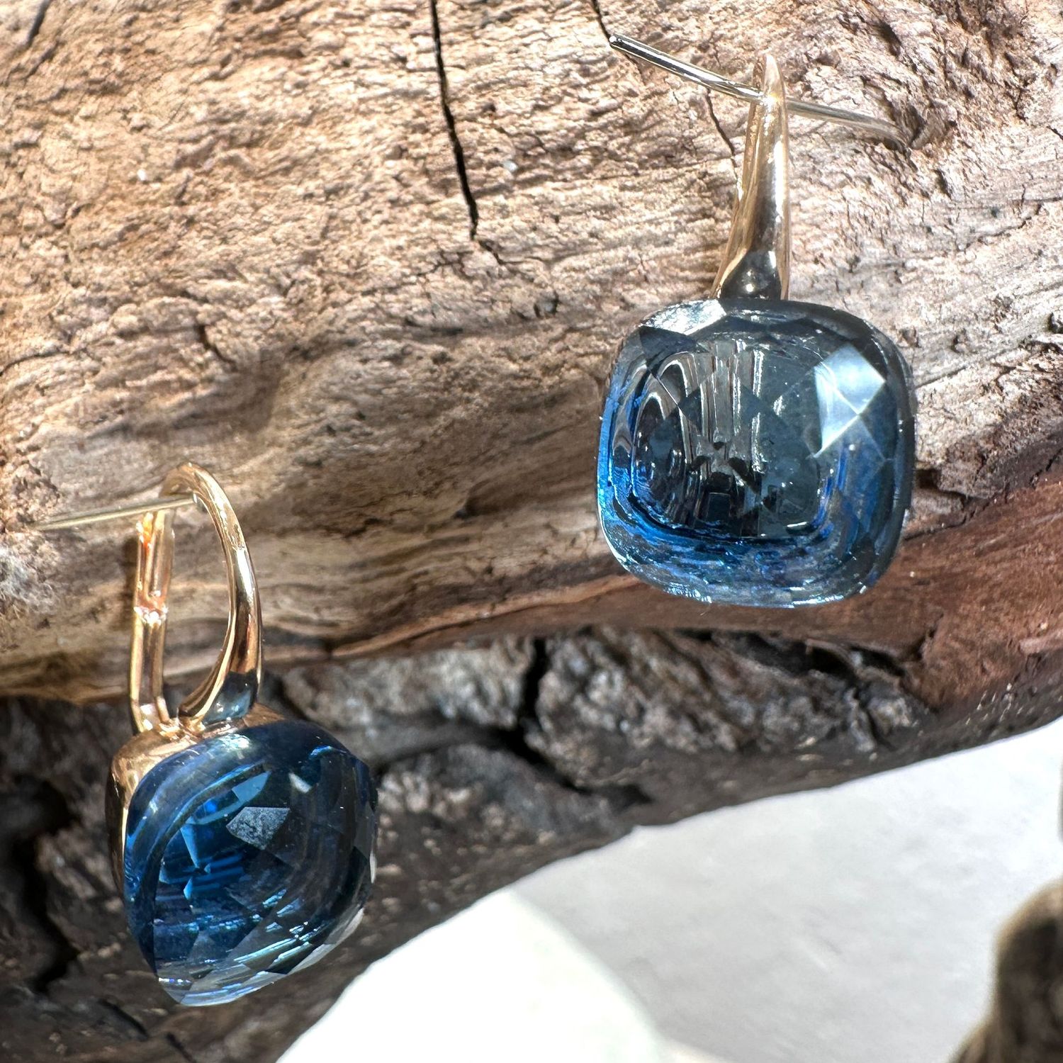 Orecchino monachella in argento rosa con quarzo idrotermale blu london-Lucos Preziosi