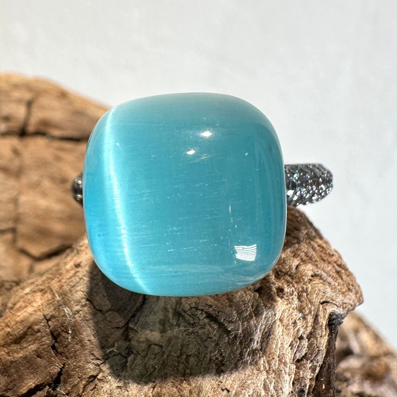 Anello in argento rosa con quarzo idrotermale azzurro e zirconi azzurri-Lucos Preziosi