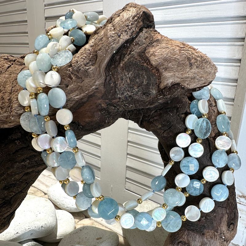 Collana multifilo in acqua marina nigeriana e madreperla-Carola