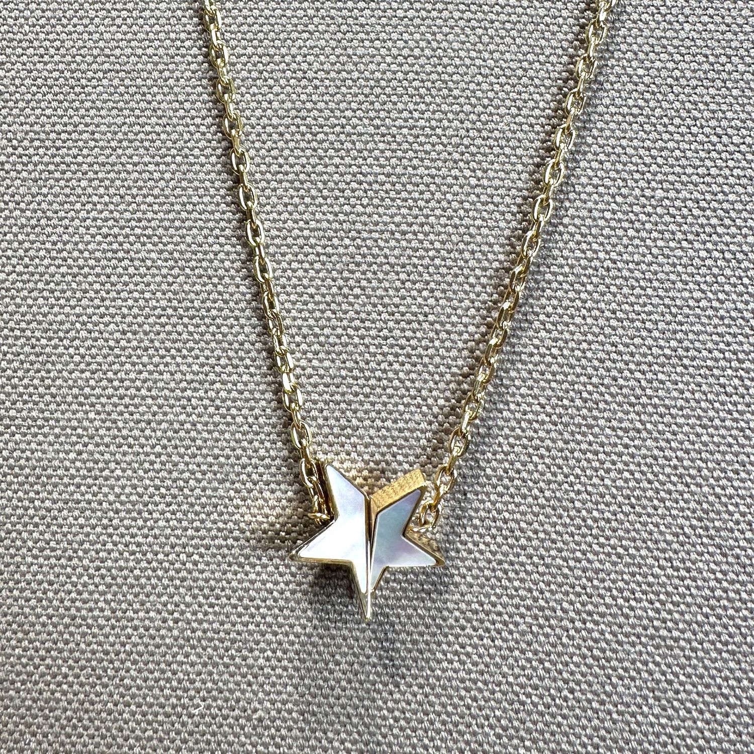 Collana in acciaio dorato con stella in madreperla-ZAG BIJOUX Collana in acciaio dorato con stella in madreperla-ZAG BIJOUX