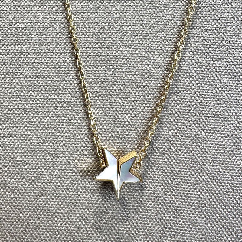 Collana in acciaio dorato con stella in madreperla-ZAG BIJOUX Collana in acciaio dorato con stella in madreperla-ZAG BIJOUX