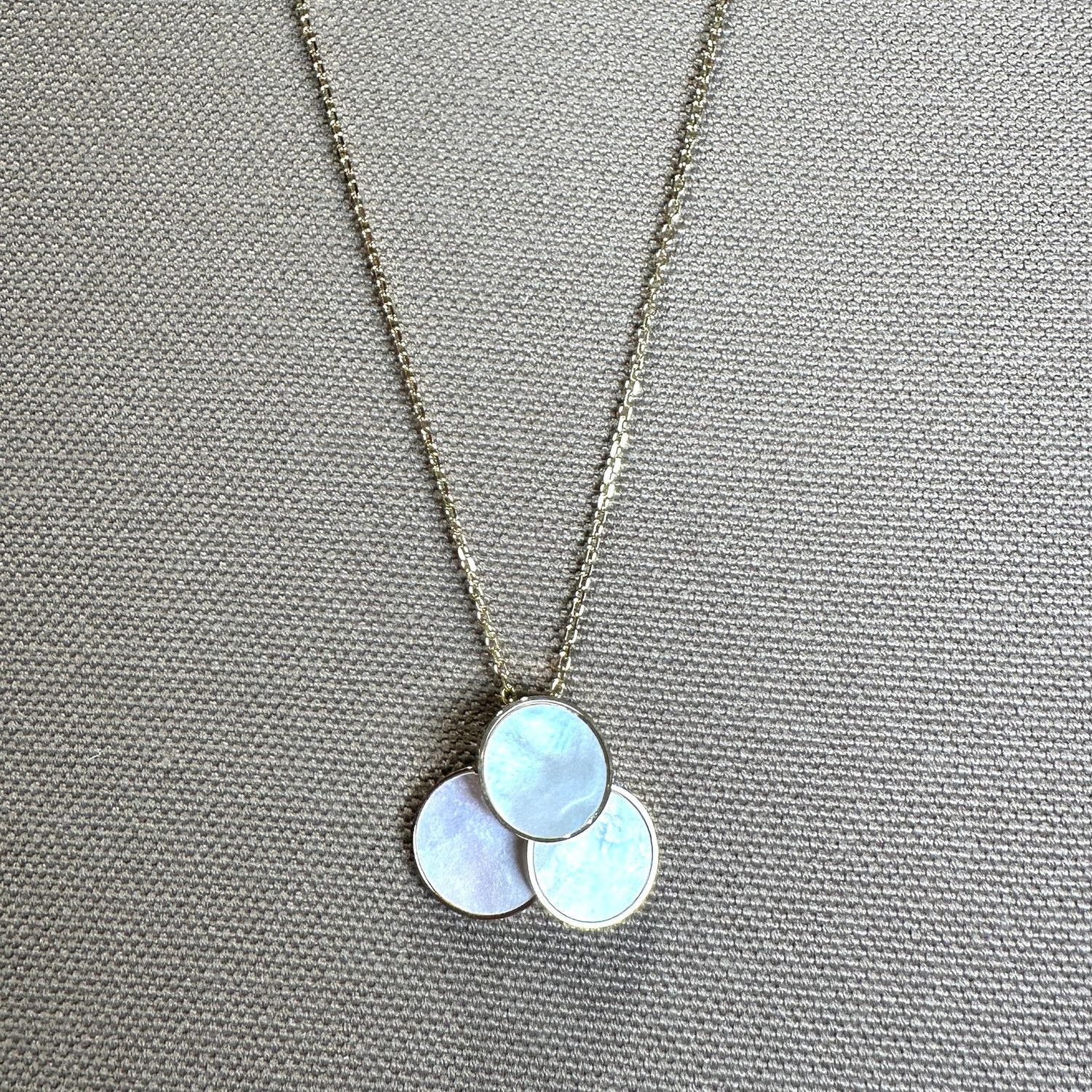 Collana in acciaio dorato con tondi in madreperla-Zag Bijoux Collana in acciaio dorato con tondi in madreperla-Zag Bijoux