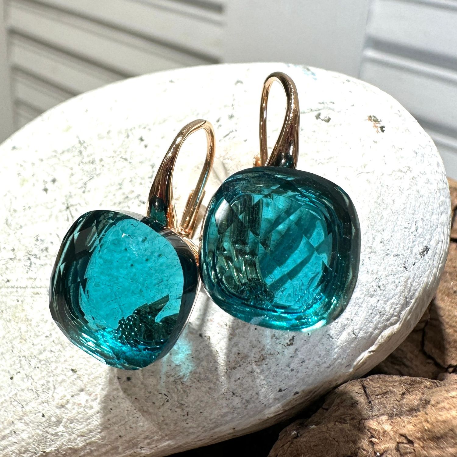 Orecchini monachella in argento rosa con quarzo idrotermale tinta ottanio-Lucos Preziosi