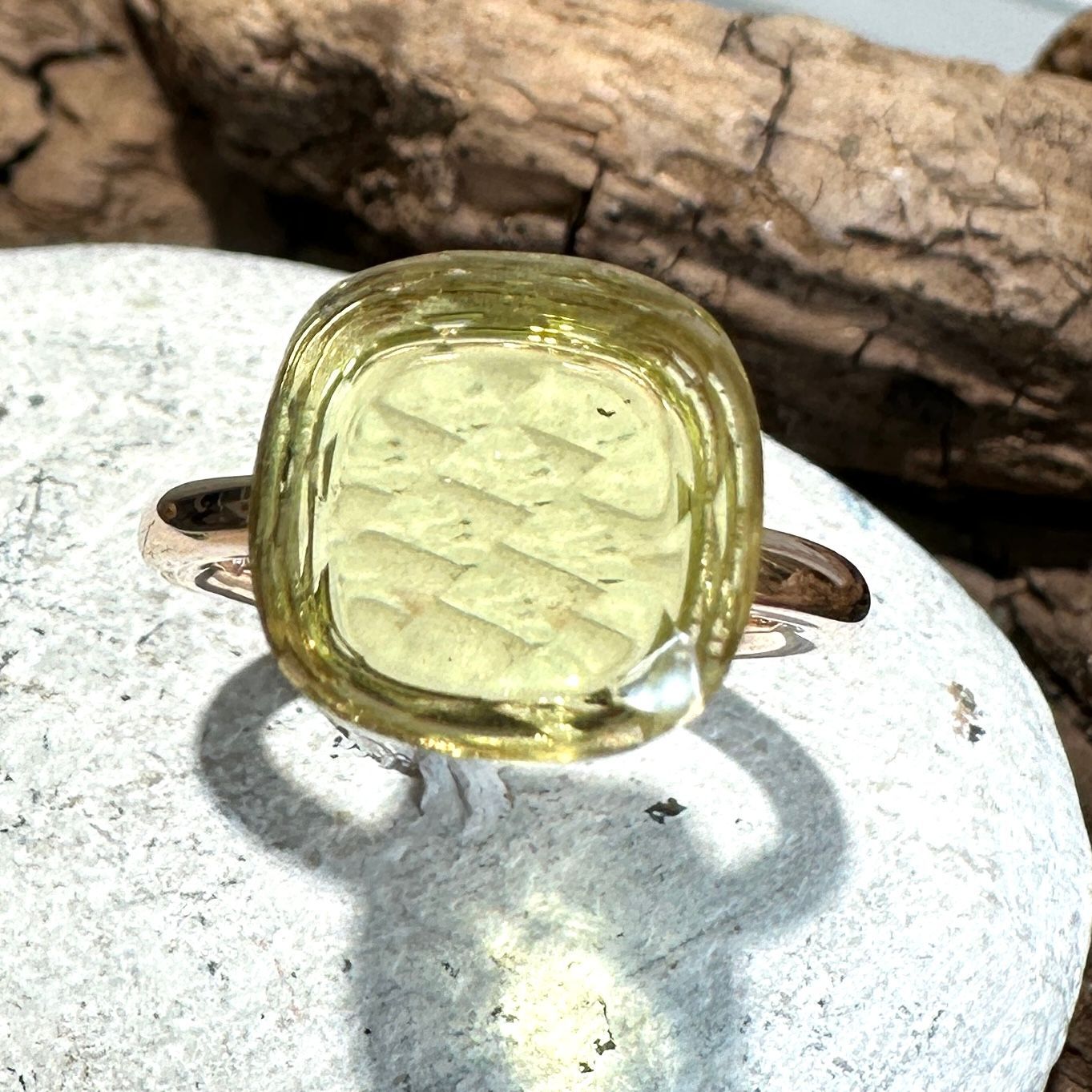 Anello in argento rosa con quarzo idrotermale verde acido-Lucos Preziosi Anello in argento rosa con quarzo idrotermale verde acido-Lucos Preziosi