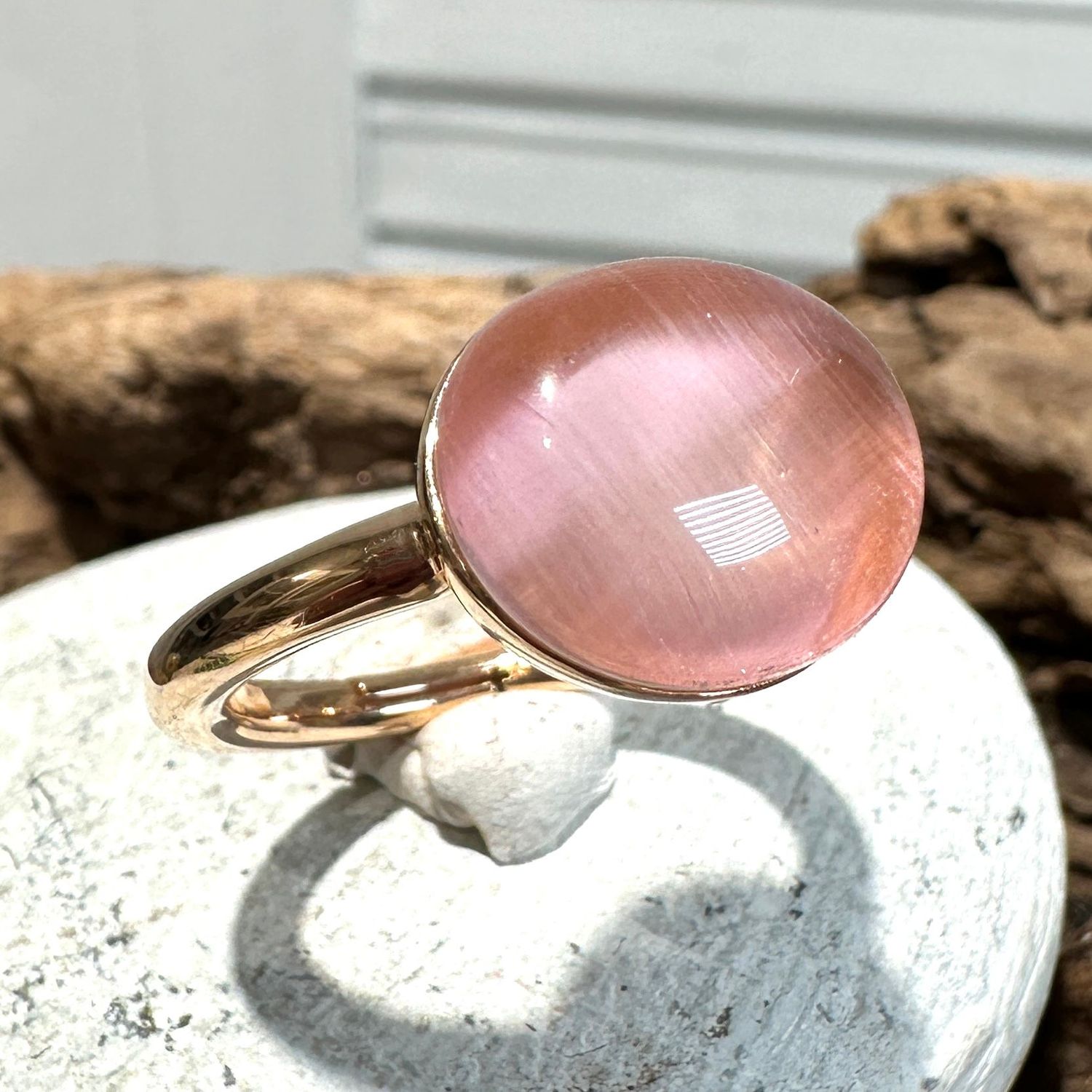 Anello in argento rosa con quarzo idrotermale cabochon rosa-Lucos