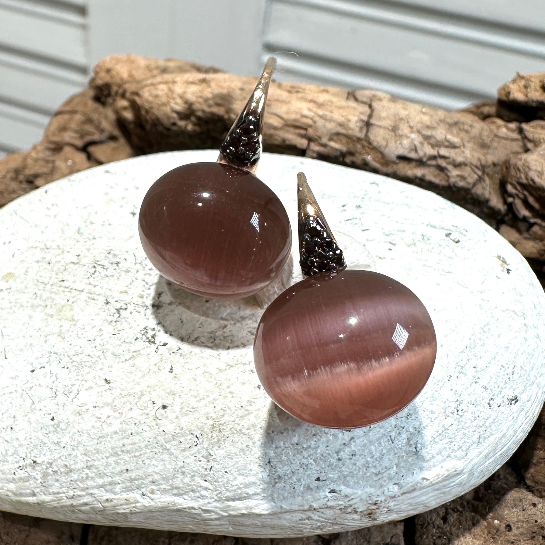 Orecchini monachella in argento rosa con quarzo idrotermale cabochon marrone-Lucos Preziosi