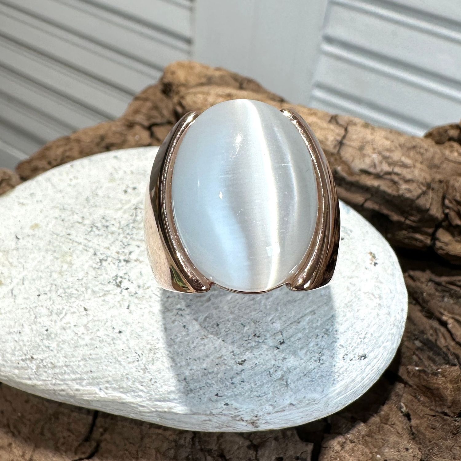 Anello in argento rosa con quarzo idrotermale cabochon tinta crystal-Lucos Preziosi