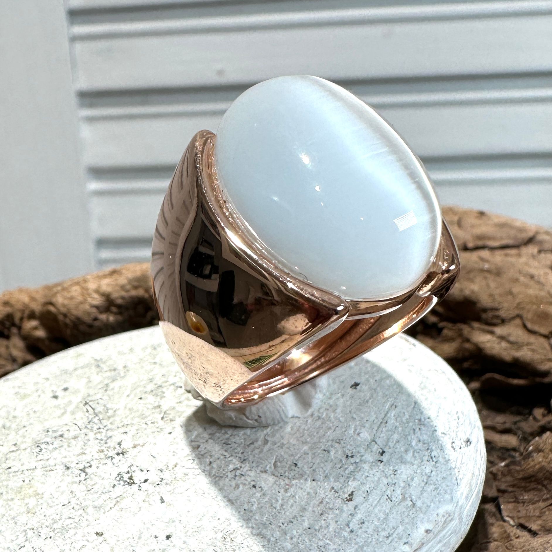 Anello in argento rosa con quarzo idrotermale cabochon tinta crystal-Lucos Preziosi