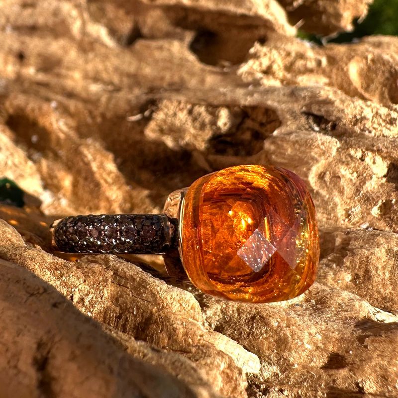 Anello in argento rosa con quarzo idrotermale arancione e zirconi brown-Lucos Preziosi