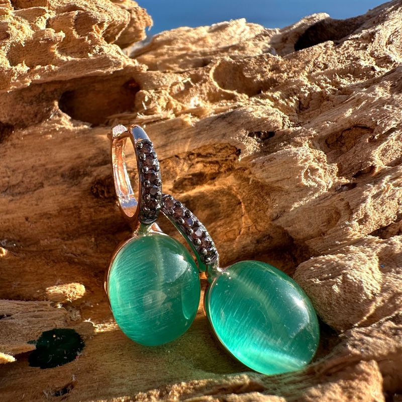 Orecchini in argento rosa con quarzo idrotermale cabochon verde e zirconi brown-Lucos Preziosi