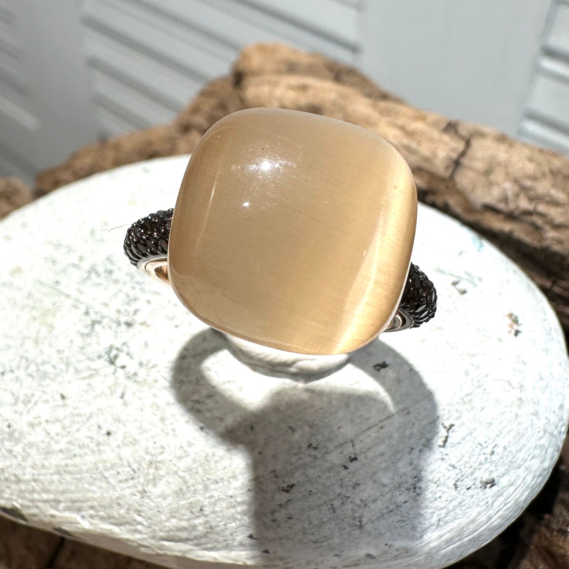 Anello in argento rosa con quarzo idrotermale pesca e zirconi brown-Lucos Preziosi