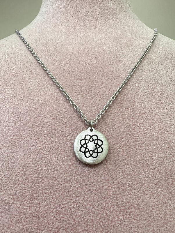 Collana in argento con ciondolo 'Soka Gakkai'-Diadema