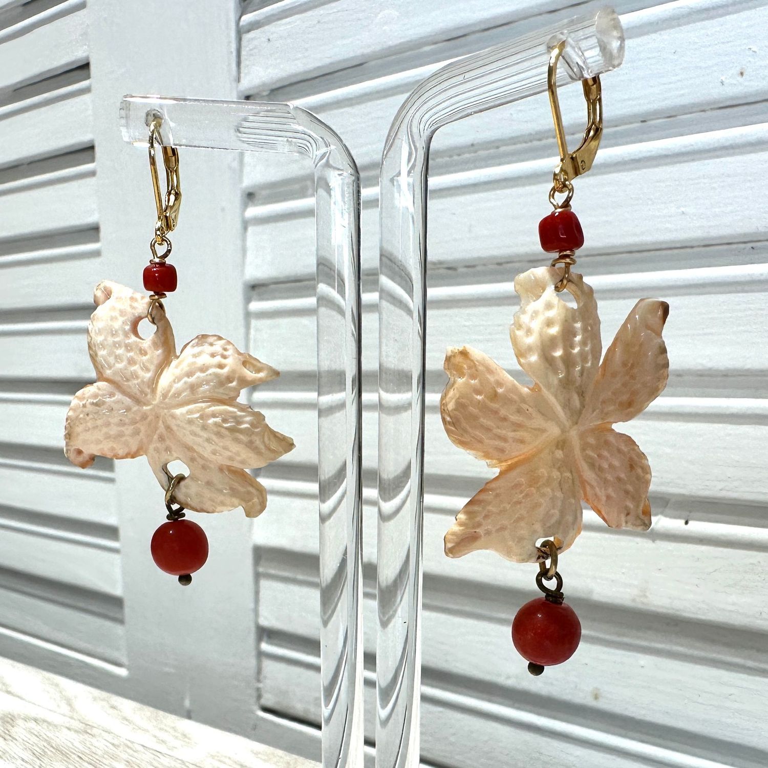 Orecchini con cammeo stella marina e corallo-Ventura Gioielli Orecchini con cammeo stella marina e corallo-Ventura Gioielli