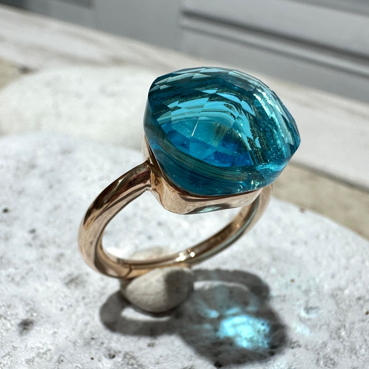 Anello in argento rosa con quarzo idrotermale azzurro-Lucos Preziosi