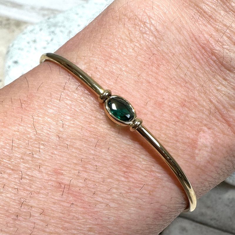 Bracciale rigido in acciaio placcato con zircone verde-Zag Bijoux