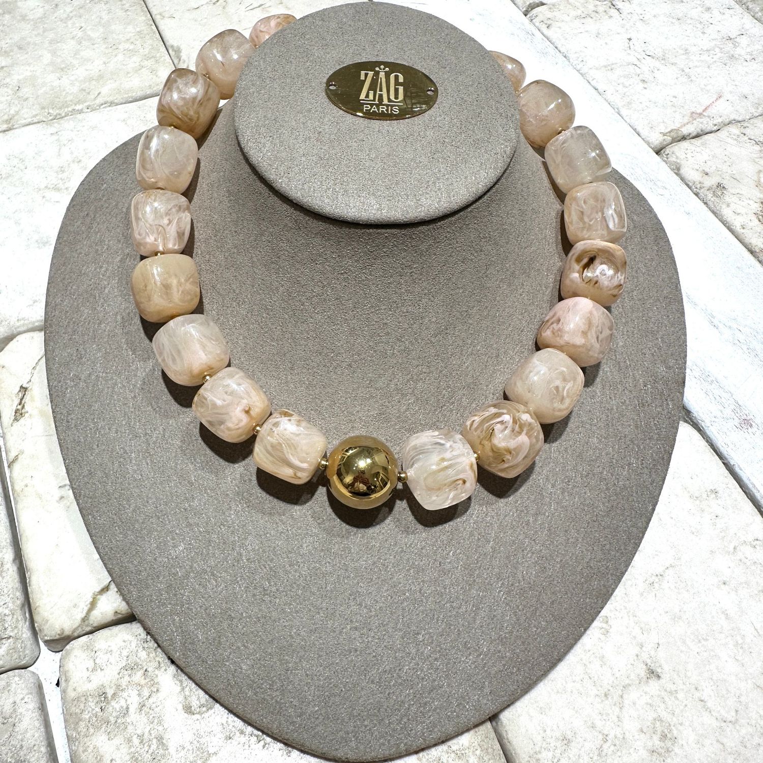 Collana in resina rosa carne con boule acciaio placcato-Zag Bijoux