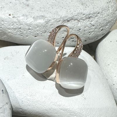 Orecchini monachella con quarzo idrotermale cabochon quadrato bianco odg-Lucos Preziosi Orecchini monachella con quarzo idrotermale cabochon quadrato bianco odg-Lucos Preziosi