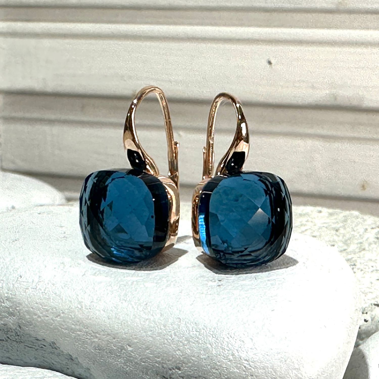 Orecchini monachella in argento rosa e quarzo idrotermale blu London-Lucos Preziosi